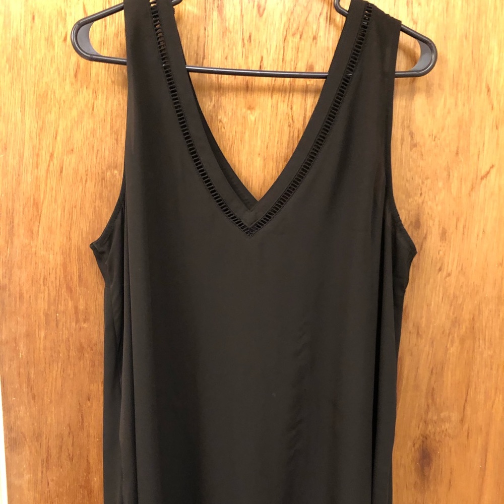 🖤Torrid double V sleeveless blouse🖤